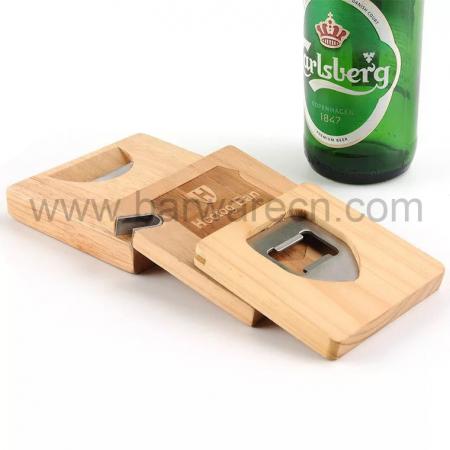 Posavasos personalizados de madera dos en uno con abridor de botellas incorporado 